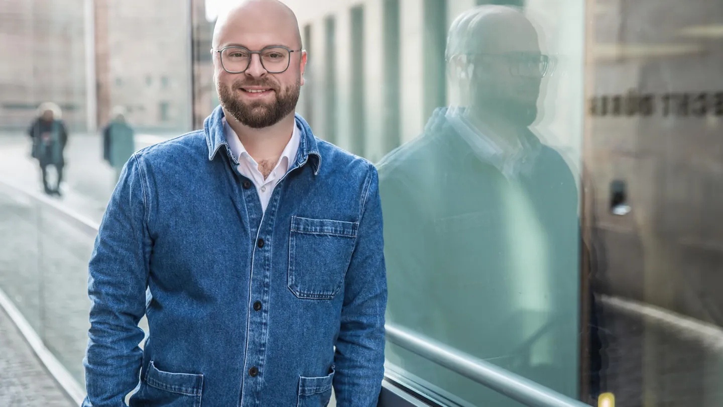 Dr. Alexander Rácz, Kunsthistoriker, Kurator und Sachverständiger